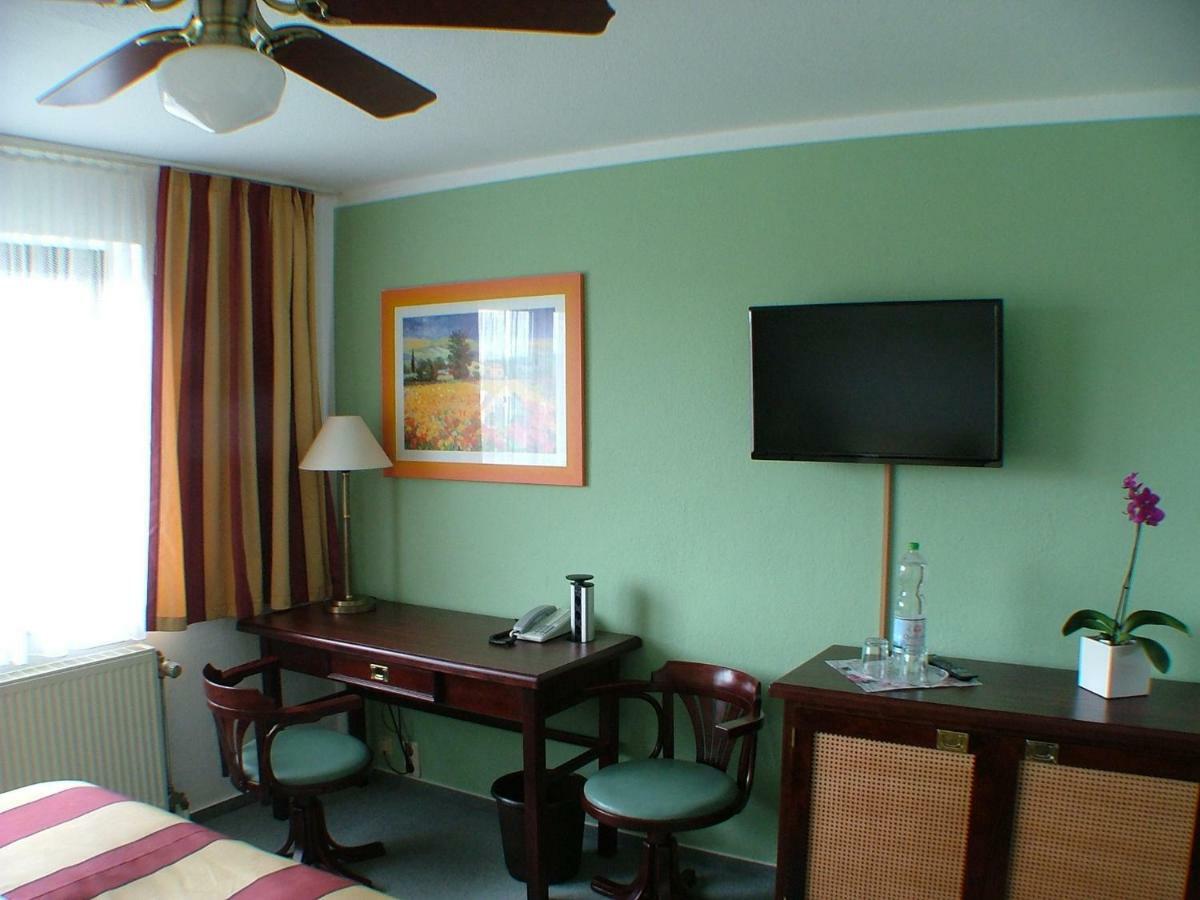 Hotel Garni Pension Zur Lutherstadt Лютерштадт-Айслебен Экстерьер фото