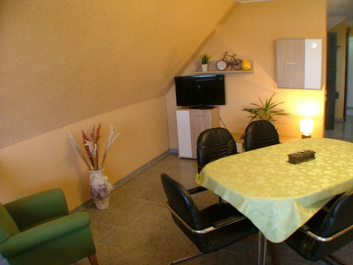 Hotel Garni Pension Zur Lutherstadt Лютерштадт-Айслебен Экстерьер фото