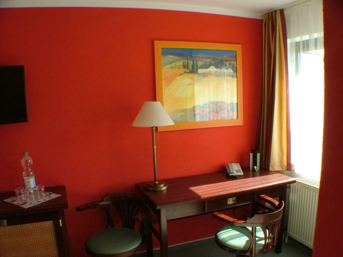 Hotel Garni Pension Zur Lutherstadt Лютерштадт-Айслебен Экстерьер фото