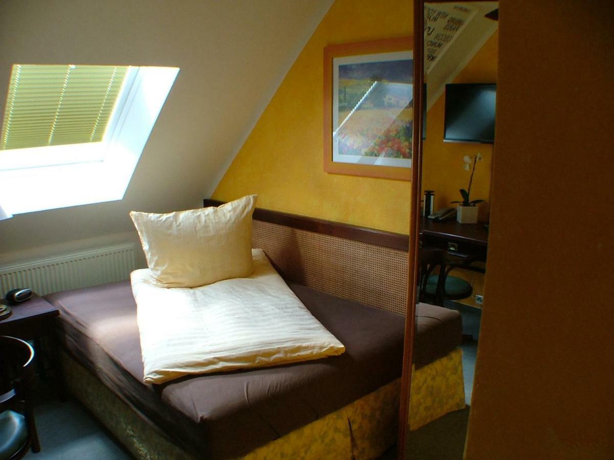 Hotel Garni Pension Zur Lutherstadt Лютерштадт-Айслебен Экстерьер фото